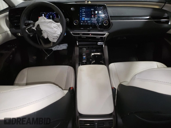 2024 Lexus RX 350 with VIN 2T2BAMCA5RC043460, listed as a Copart auction lot 48196955 with 5,704 mi miles and Salvage Title. Bid and sale history available at DreamBid. Image 8.