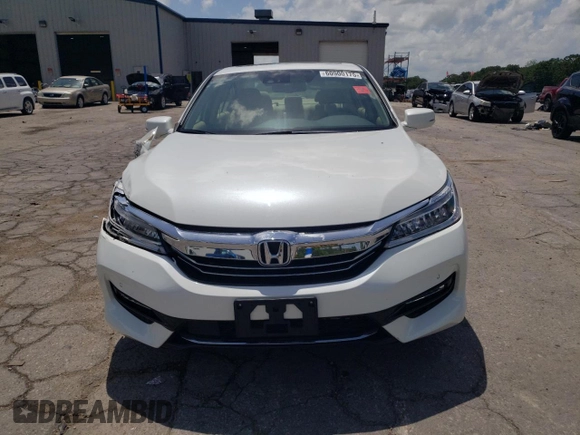 2017 Honda Accord Touring with VIN JHMCR6F7XHC023899, listed as a Copart auction lot 60900175 with 29,092 mi miles and Salvage title. Bid and sale history available at DreamBid. Image 5.