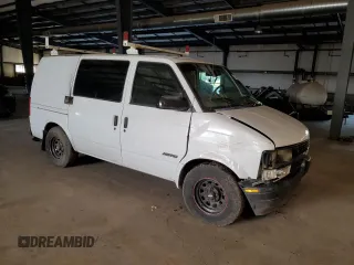 2000 Chevrolet Astro Cargo Van with VIN 1GCDM19W6YB169121, listed as a Copart auction lot 85204274 with 211,783 mi miles and Salvage Title. Bid and sale history available at carsss.com. Image 4.