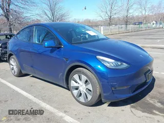 2020 Tesla Model Y Long Range with VIN 5YJYGDEF4LF005534, listed as a IAAI auction lot 41830910 with 32,438 mi miles and . Bid and sale history available at DreamBid. Image 1.