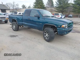 1998 Dodge Dakota SLT with VIN 1B7GG22XXWS625292, listed as a IAAI auction lot 41704917 with 158,629 mi miles and . Bid and sale history available at carsss.com. Image 1.