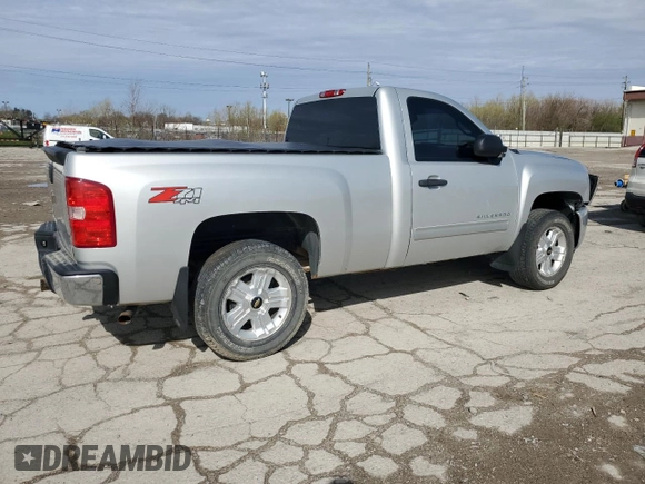 2011 Chevrolet Silverado 1500 LT with VIN 1GCNKSE00BZ254424, listed as a Copart auction lot 49680655 with 195,081 mi miles and Salvage Title. Bid and sale history available at DreamBid. Image 3.
