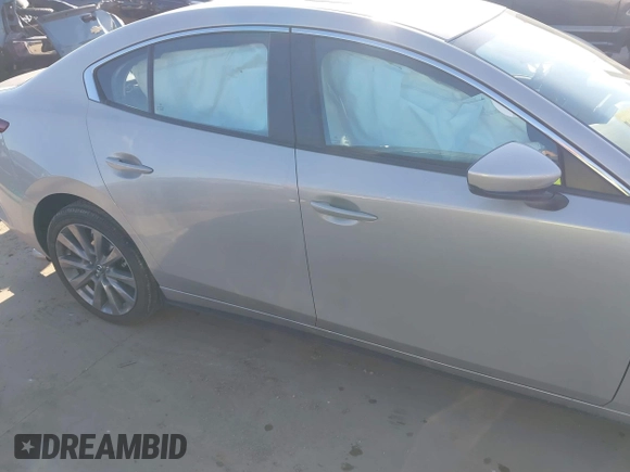 2025 Mazda 3 S Preferred with VIN 3MZBPACM9SM450395, listed as a IAAI auction lot 41132298 with 773 mi miles and . Bid and sale history available at DreamBid. Image 13.