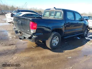 2017 Toyota Tacoma SR5 with VIN 3TMCZ5AN5HM092306, listed as a IAAI auction lot 41353615 with 92,015 mi miles. Bid and sale history available at carsss.com. Image 4.
