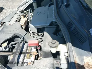 2008 Toyota Sienna XLE z VIN 5TDBK22C28S017574, wystawiony jako IAAI lot #42161913 z przebiegiem 207 432 mil mil oraz . Historia ofert i sprzedaży dostępna na DreamBid. Obrazek 12.