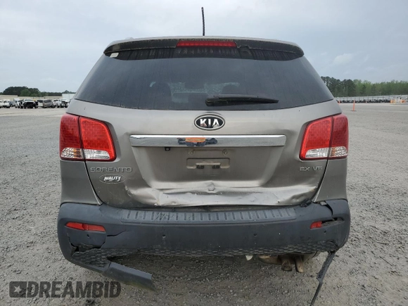 2011 Kia Sorento EX z VIN 5XYKUDA20BG148313, wystawiony jako Copart lot #51307515 z przebiegiem 147 248 mil mil oraz Szkoda całkowita • Salvage title. Historia ofert i sprzedaży dostępna na DreamBid. Obrazek 6.