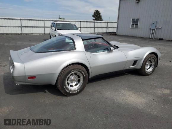 1982 Chevrolet Corvette z VIN 1G1AY878XC5102140, wystawiony jako Copart lot #59845855 z przebiegiem 80 611 mil mil oraz Czysty tytuł • Clean title. Historia ofert i sprzedaży dostępna na DreamBid. Obrazek 3.