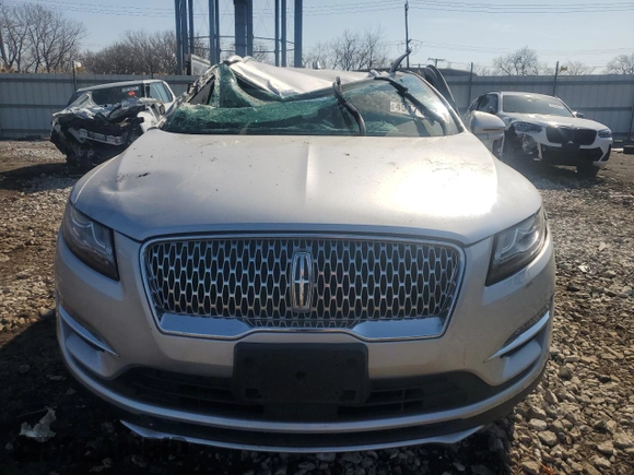 2019 Lincoln MKC Select with VIN 5LMCJ2D93KUL03390, listed as a Copart auction lot 49171235 with 63,417 mi miles and Salvage title. Bid and sale history available at DreamBid. Image 5.