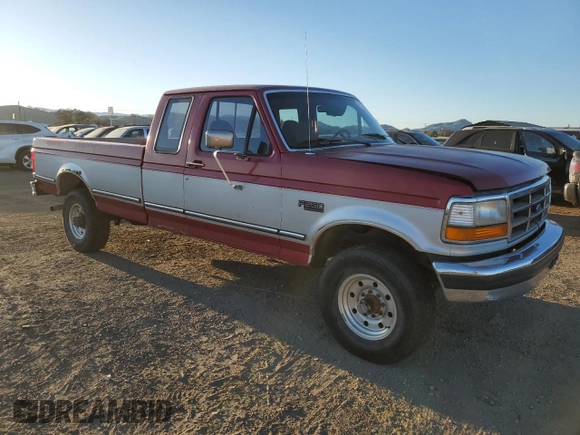 1992 Ford F-250 with VIN 1FTHX26M2NKB70294, listed as a Copart auction lot 42236995 with 223,001 mi miles and Clean Title. Bid and sale history available at carsss.com. Image 4.