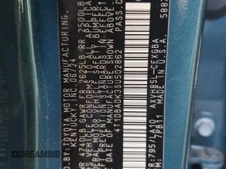 2025 Toyota Camry LE z VIN 4T1DBADK3SU502862, wystawiony jako Copart lot #51853575 z przebiegiem 31 601 mil mil oraz Szkoda całkowita • Salvage title. Historia ofert i sprzedaży dostępna na DreamBid. Obrazek 14.