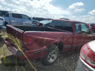 1997 Chevrolet S-10 LS with VIN 1GCCS19W6VK124077, listed as a Copart auction lot 61574074 with 201,171 mi miles and Salvage Title. Bid and sale history available at DreamBid. Image 3.