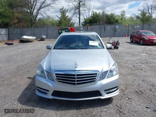2013 Mercedes-Benz E-Class E 350 Luxury with VIN WDDHF8JB8DA740708, listed as a IAAI auction lot 42050622 with 243,585 mi miles. Bid and sale history available at carsss.com. Image 12.