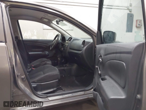 2016 Nissan Versa S с VIN 3N1CN7AP1GL911313, выставлен на аукционе IAAI как лот 42454666 с пробегом 137 236 миль миль и . История ставок и продаж доступна на DreamBid. Изображение 5.