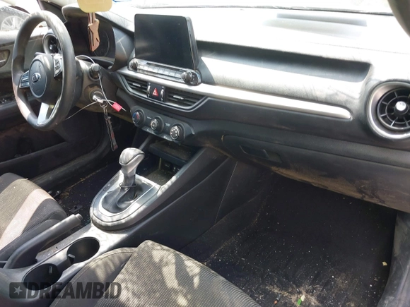 2021 Kia Forte LXS с VIN 3KPF24AD6ME288942, выставлен на аукционе IAAI как лот 42315603 с пробегом 131 843 миль миль и . История ставок и продаж доступна на DreamBid. Изображение 5.