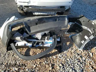 2024 Chevrolet Traverse FWD LT z VIN 1GNERGKS7RJ200715, wystawiony jako Copart lot #49406085 z przebiegiem 12 325 mil mil oraz Szkoda całkowita • Salvage title. Historia ofert i sprzedaży dostępna na DreamBid. Obrazek 13.