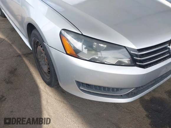2015 Volkswagen Passat 1.8T Limited Edition with VIN 1VWAT7A34FC077021, listed as a IAAI auction lot 42090573 with 230,465 mi miles. Bid and sale history available at carsss.com. Image 13.
