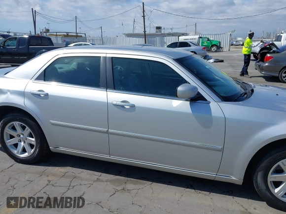 2007 Chrysler 300 Touring with VIN 2C3KA53G57H737815, listed as a IAAI auction lot 42126668 with 46,750 mi miles and . Bid and sale history available at DreamBid. Image 13.