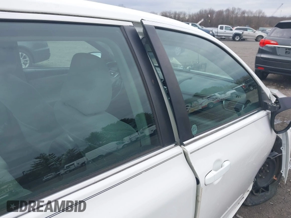 2015 Toyota Camry XLE with VIN 4T4BF1FK0FR479688, listed as a IAAI auction lot 41717801 with 131,365 mi miles. Bid and sale history available at carsss.com. Image 19.