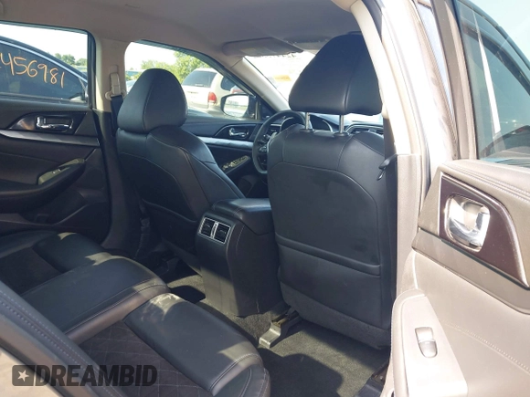 2017 Nissan Maxima SV z VIN 1N4AA6AP7HC454942, wystawiony jako IAAI lot #42447538 z przebiegiem 199 525 mil mil oraz . Historia ofert i sprzedaży dostępna na DreamBid. Obrazek 8.