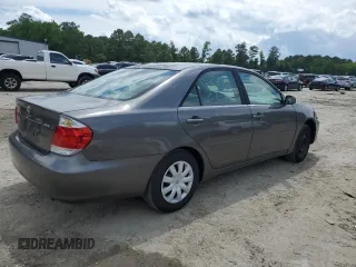2005 Toyota Camry LE z VIN 4T1BE30K45U550097, wystawiony jako Copart lot #57962105 z przebiegiem 201 727 mil mil oraz Szkoda całkowita • Salvage title. Historia ofert i sprzedaży dostępna na DreamBid. Obrazek 3.