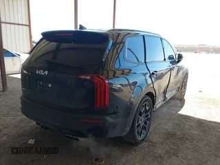 2022 Kia Telluride SX with VIN 5XYP5DHC8NG247726, listed as a IAAI auction lot 41634676 with 63,024 mi miles and . Bid and sale history available at carsss.com. Image 4.