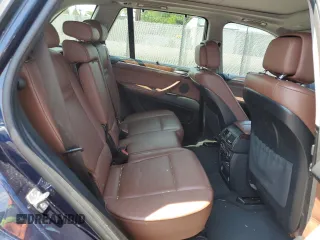 2013 BMW X5 xDrive35i z VIN 5UXZV4C58D0E02928, wystawiony jako Copart lot #58562655 z przebiegiem 85 037 mil mil oraz Szkoda całkowita • Salvage title. Historia ofert i sprzedaży dostępna na DreamBid. Obrazek 11.
