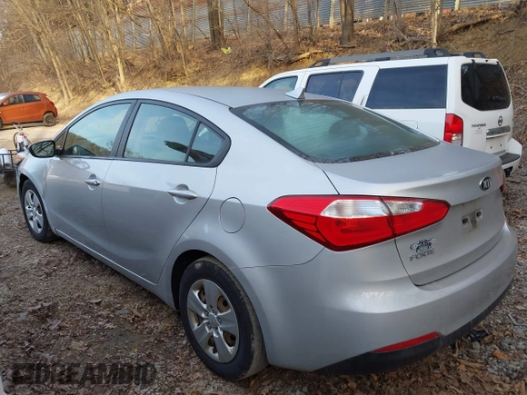 2015 Kia Forte LX with VIN KNAFX4A62F5386526, listed as a IAAI auction lot 41800783 with 124,553 mi miles. Bid and sale history available at carsss.com. Image 3.