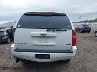 2010 Chevrolet Suburban LT with VIN 1GNUKJE39AR277383, listed as a IAAI auction lot 40800222 with 152,160 mi miles. Bid and sale history available at carsss.com. Image 16.