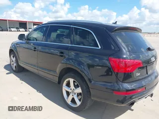2015 Audi Q7 S line Prestige with VIN WA1DGAFE9FD004677, listed as a IAAI auction lot 42590832 with 150,143 mi miles and . Bid and sale history available at DreamBid. Image 3.