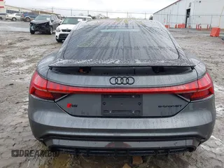 2023 Audi RS e-tron GT z VIN WAUBHBFWXP7903392, wystawiony jako IAAI lot #41020487 z przebiegiem 9046 mil mil oraz . Historia ofert i sprzedaży dostępna na DreamBid. Obrazek 16.