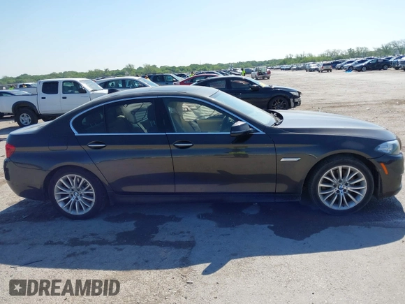 2016 BMW 5 Series 528i z VIN WBA5A5C58GG350885, wystawiony jako IAAI lot #42087884 z przebiegiem 103 680 mil mil oraz . Historia ofert i sprzedaży dostępna na DreamBid. Obrazek 13.