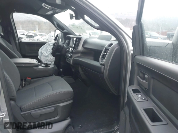 2024 Ram 2500 Tradesman with VIN 3C6UR5CJ2RG315276, listed as a IAAI auction lot 41570729 with 137 mi miles. Bid and sale history available at carsss.com. Image 5.