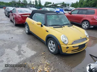 2008 MINI Convertible z VIN WMWRF33578TF67945, wystawiony jako IAAI lot #42315750 z przebiegiem 110 340 mil mil oraz . Historia ofert i sprzedaży dostępna na DreamBid. Obrazek 1.