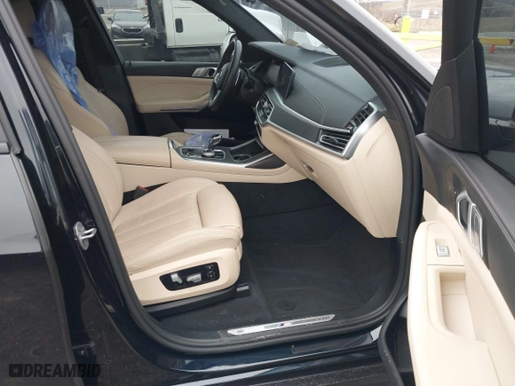2022 BMW X7 xDrive40i with VIN 5UXCW2C08N9L13169, listed as a IAAI auction lot 41726947 with 59,752 mi miles. Bid and sale history available at carsss.com. Image 5.