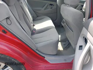 2007 Toyota Camry CE z VIN 4T1BE46K17U047708, wystawiony jako IAAI lot #42377168 z przebiegiem 177 695 mil mil oraz . Historia ofert i sprzedaży dostępna na DreamBid. Obrazek 8.