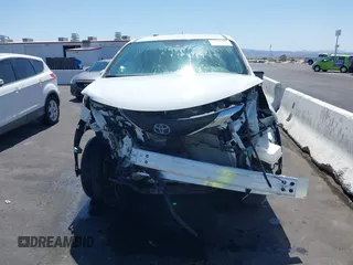 2022 Toyota Sienna LE с VIN 5TDKSKFC3NS070984, выставлен на аукционе IAAI как лот 41951686 с пробегом 10 846 миль миль и . История ставок и продаж доступна на DreamBid. Изображение 13.