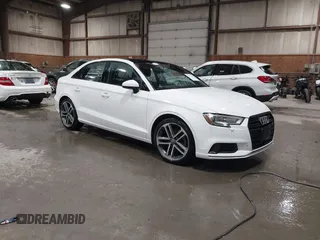 2019 Audi A3 Premium z VIN WAUAUGFF0KA094954, wystawiony jako IAAI lot #42210633 z przebiegiem 48 319 mil mil oraz . Historia ofert i sprzedaży dostępna na DreamBid. Obrazek 1.