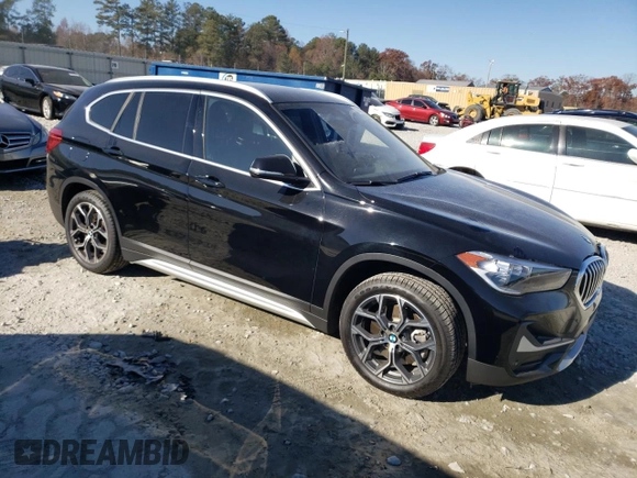 2022 BMW X1 sDrive28i with VIN WBXJG7C03N5V16273, listed as a Copart auction lot 83842324 with 19,303 mi miles and Salvage Title. Bid and sale history available at carsss.com. Image 4.