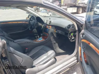 2005 Mercedes-Benz CLK 320 z VIN WDBTK65J85F149075, wystawiony jako IAAI lot #42171486 z przebiegiem 97 231 mil mil oraz . Historia ofert i sprzedaży dostępna na DreamBid. Obrazek 5.