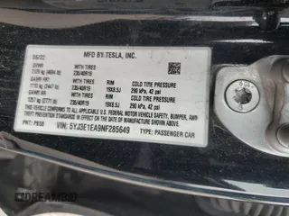2022 Tesla Model 3 z VIN 5YJ3E1EA9NF285649, wystawiony jako Copart lot #59193635 z przebiegiem Nie podano mil oraz Szkoda całkowita • Salvage title. Historia ofert i sprzedaży dostępna na DreamBid. Obrazek 13.