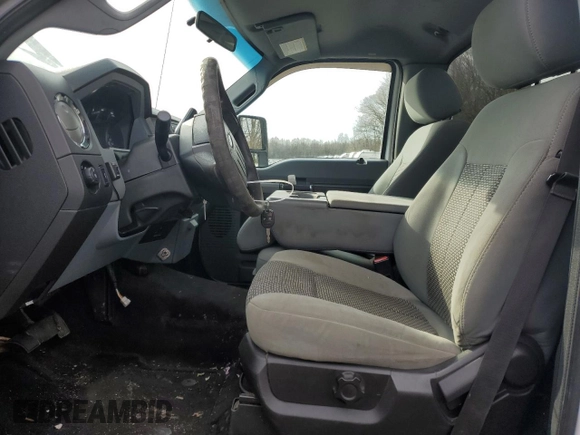 2012 Ford F-250 XL z VIN 1FTBF2B63CEA19489, wystawiony jako Copart lot #50071255 z przebiegiem 124 268 mil mil oraz Szkoda całkowita • Salvage title. Historia ofert i sprzedaży dostępna na DreamBid. Obrazek 7.
