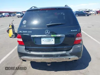2008 Mercedes-Benz M 320 CDI with VIN 4JGBB22E08A330357, listed as a IAAI auction lot 40260219 with 169,967 mi miles and . Bid and sale history available at carsss.com. Image 6.