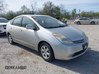 2004 Toyota Prius with VIN JTDKB20U240058943, listed as a IAAI auction lot 42103528 with 257,923 mi miles. Bid and sale history available at carsss.com. Image 1.