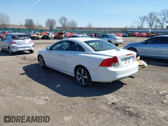 2013 Volvo C70 T5 с VIN YV1672MC2DJ137263, выставлен на аукционе IAAI как лот 41834316 с пробегом 26 337 миль миль и . История ставок и продаж доступна на DreamBid. Изображение 3.