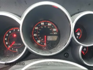 2005 Pontiac Vibe z VIN 5Y2SL63875Z447139, wystawiony jako Copart lot #58248855 z przebiegiem 232 051 mil mil oraz Czysty tytuł • Clean title. Historia ofert i sprzedaży dostępna na DreamBid. Obrazek 9.