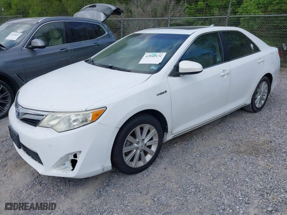 2012 Toyota Camry Hybrid XLE with VIN 4T1BD1FKXCU030157, listed as a IAAI auction lot 42040131 with 237,412 mi miles. Bid and sale history available at carsss.com. Image 17.