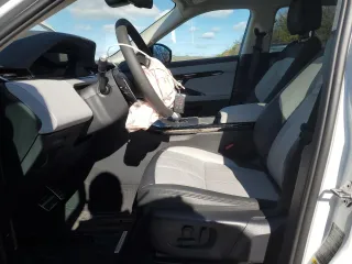 2024 Land Rover Range Rover Evoque Dynamic SE z VIN SALZL2FX6RH261333, wystawiony jako Copart lot #45428255 z przebiegiem 4 097 mil mil oraz Szkoda całkowita • Salvage title. Historia ofert i sprzedaży dostępna na DreamBid. Obrazek 7.