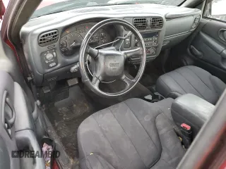 2003 GMC Sonoma with VIN 1GTCS19H138149514, listed as a Copart auction lot 45672985 with 193,570 mi miles and Salvage Title. Bid and sale history available at DreamBid. Image 8.