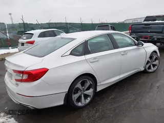 2019 Honda Accord Touring z VIN 1HGCV2F97KA014542, wystawiony jako IAAI lot #41570589 z przebiegiem 82 546 mil mil oraz . Historia ofert i sprzedaży dostępna na DreamBid. Obrazek 4.