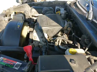 2005 Dodge Dakota ST with VIN 1D7HW22K05S206111, listed as a IAAI auction lot 42338621 with 159,563 mi miles and . Bid and sale history available at DreamBid. Image 20.